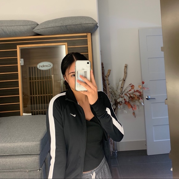 Nike Training Jacket - Picture 3 of 3